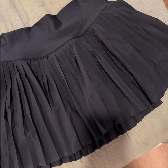 ALO Yoga Black A-Line Skirt - Picture 3 of 3